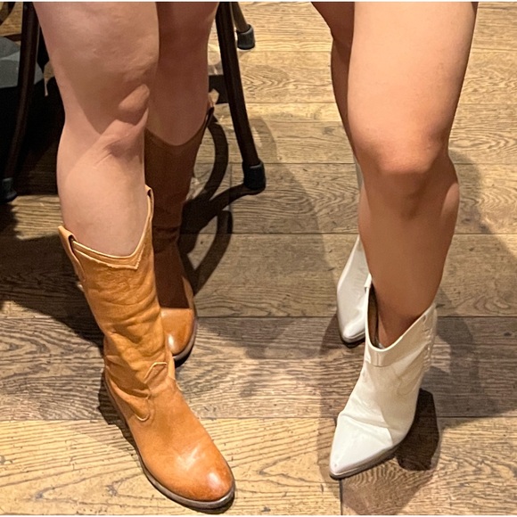 Frye Carson Boots 77687 - Picture 7 of 8